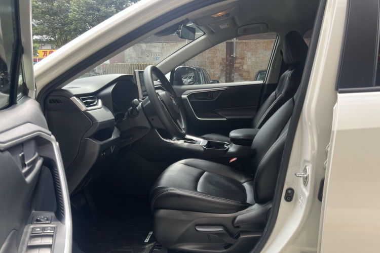 丰田 RAV4荣放 2020款 2.0L CVT两驱都市版中控内饰7005