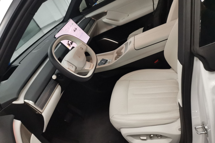 乐道L60 2024款 60kWh 后驱版中控内饰19