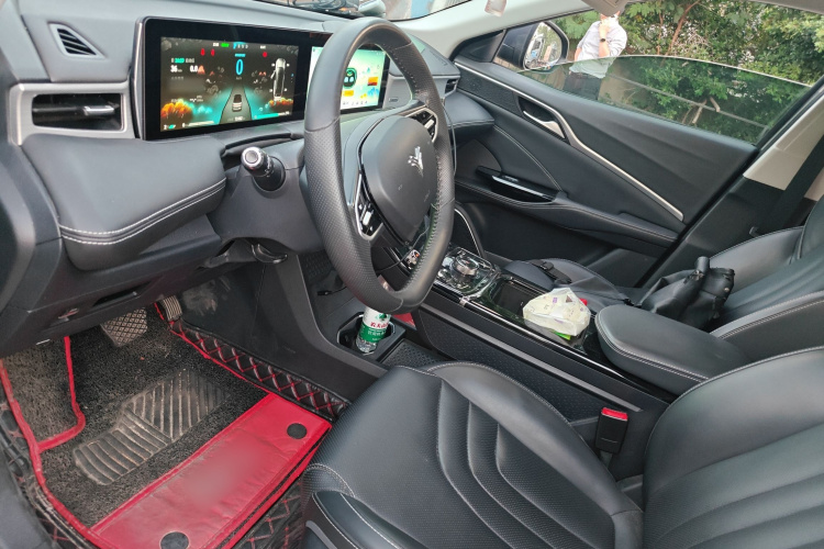 哪吒汽车 哪吒U 2022款 Pro 400 畅行版中控内饰19