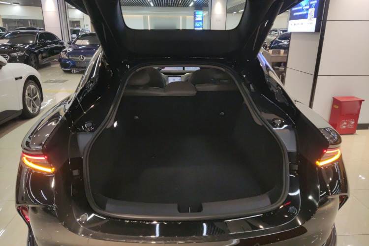 智己汽车 智己L6 2025款 Ultra机舱底盘23