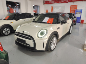 MINI 2022款 改款 1.5T COOPER 经典派