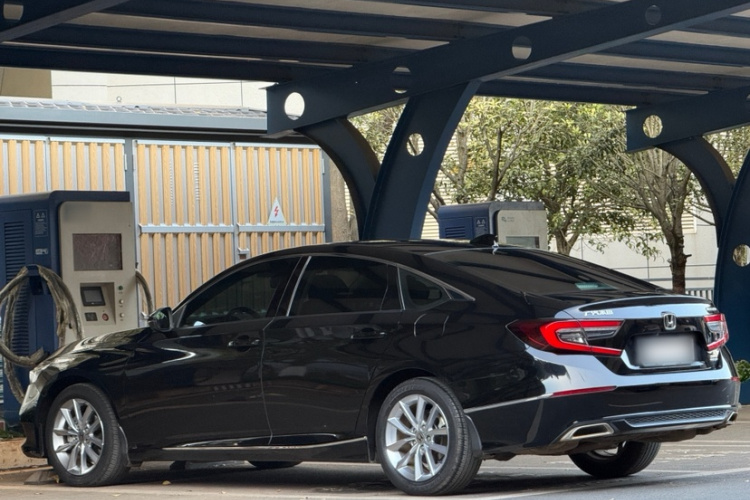 本田 雅阁 2022款 260TURBO 豪华版车身外观6004