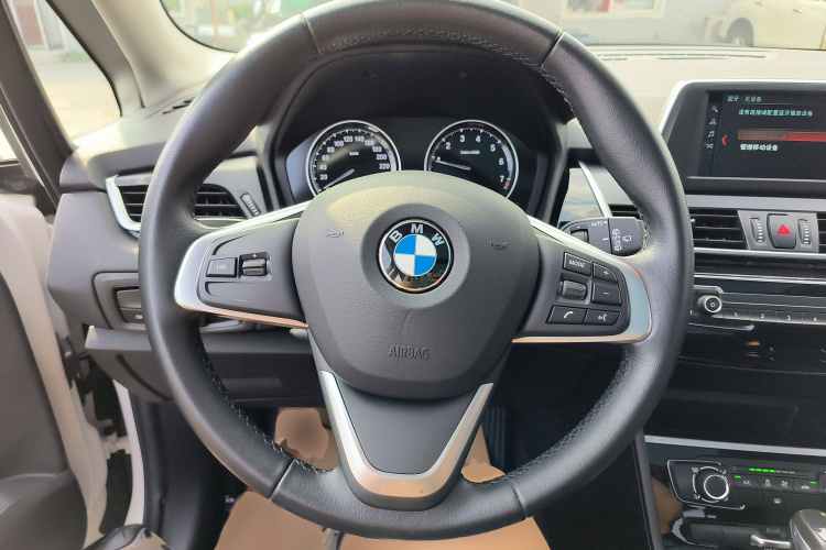 宝马2系旅行车 2019款 218i 时尚型中控内饰13