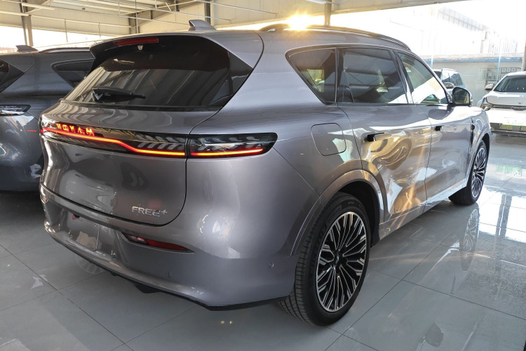 岚图汽车 岚图FREE 2025款 FREE+ 后驱乾崑版车身外观7