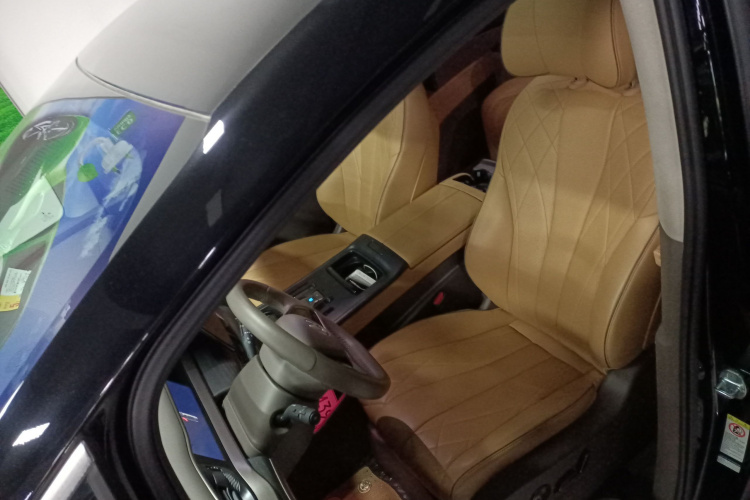 腾势D9 2022款 DM-i 970 四驱旗舰型局部细节19