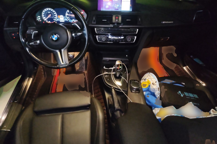 宝马3系 2019款 320Li M运动套装中控内饰12