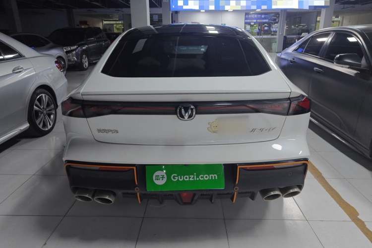 长安UNI-V 2023款 1.5T 运动版车身外观6