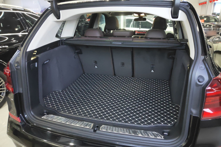 宝马X3 2020款  xDrive28i M运动套装机舱底盘23