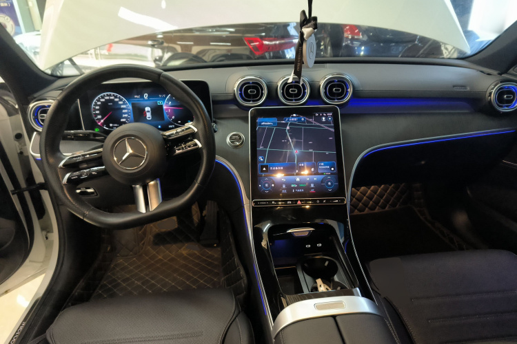 奔驰C级 2023款 C 260 L 运动版中控内饰12