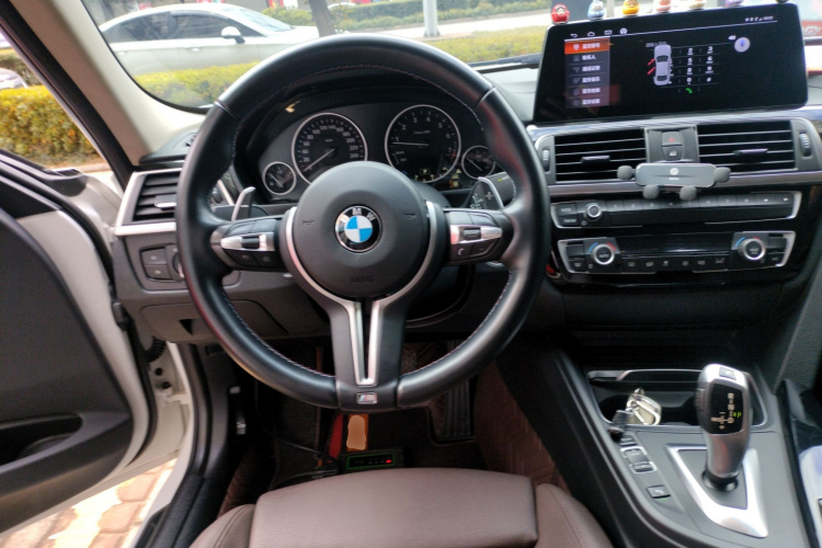 宝马3系 2018款 320Li 领先型M运动套装中控内饰13