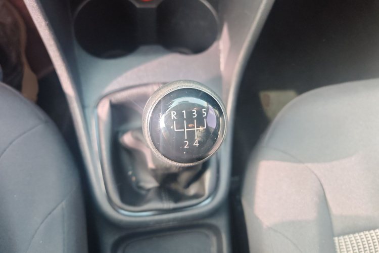 大众 Polo 2014款 1.4L 手动风尚版局部细节18