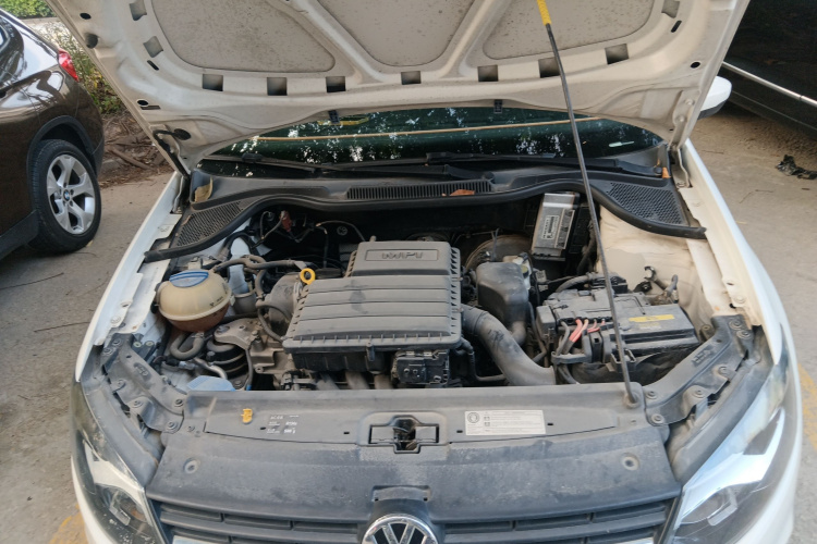 大众 Polo 2016款 1.4L 自动风尚型机舱底盘24