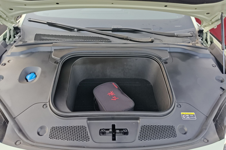 红旗EH7 2024款 690 Pro局部细节24