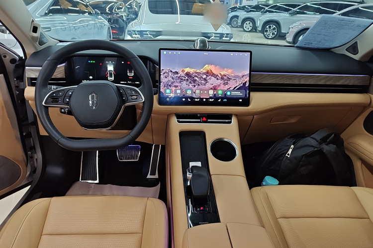 鸿蒙智行 问界M5 2022款 增程四驱性能版中控内饰7002