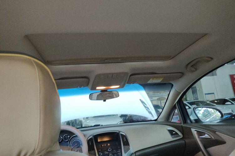 别克 英朗 2013款 GT 1.6L 手动舒适版中控内饰22