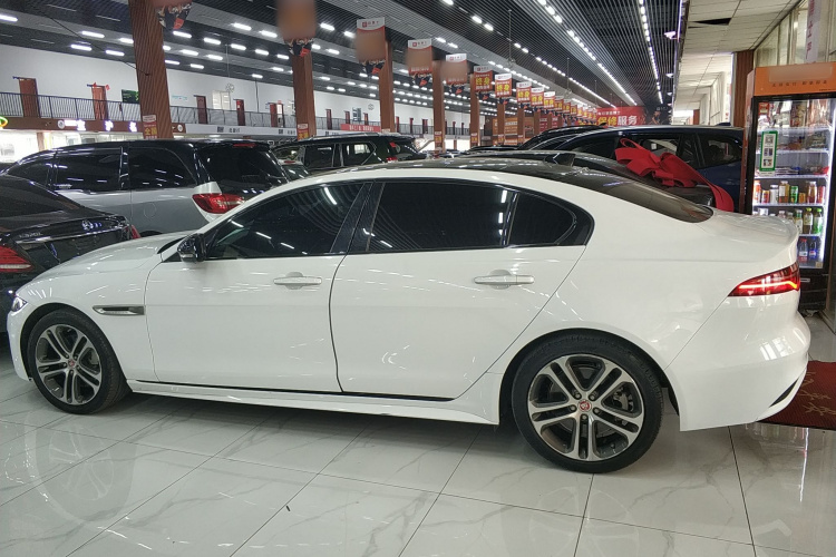 捷豹XEL 2020款 2.0T 200PS R-DYNAMIC S进取运动版车身外观4