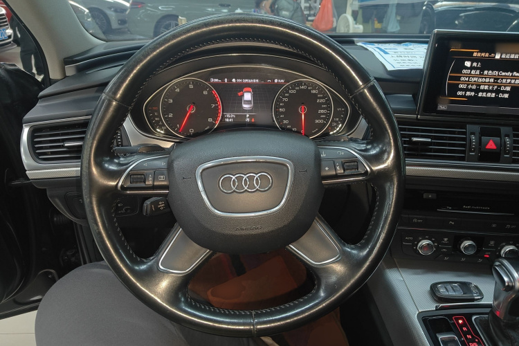 奥迪A6L 2015款 TFSI 百万纪念智领型中控内饰13