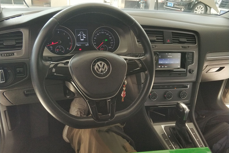 大众 高尔夫 2016款 230TSI 自动舒适型中控内饰12