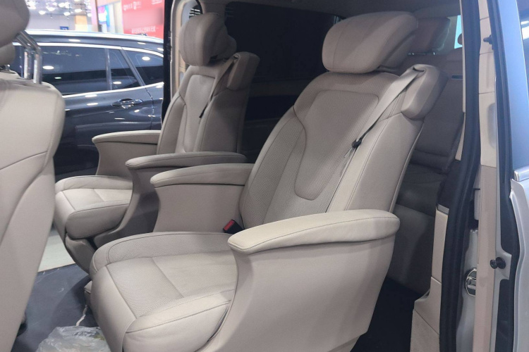 奔驰V级 2016款 V 260 尊贵版中控内饰7002