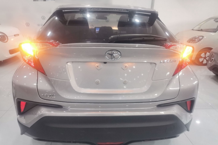 丰田 奕泽IZOA 2020款 2.0L 奕享版车身外观6