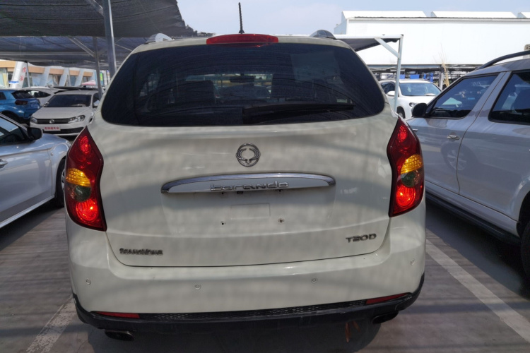 双龙 柯兰多 2011款 2.0T 柴油两驱自动豪华导航版车身外观6004