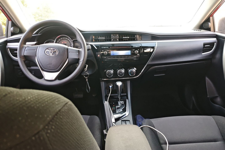 丰田 卡罗拉 2017款 1.2T CVT GL中控内饰7002