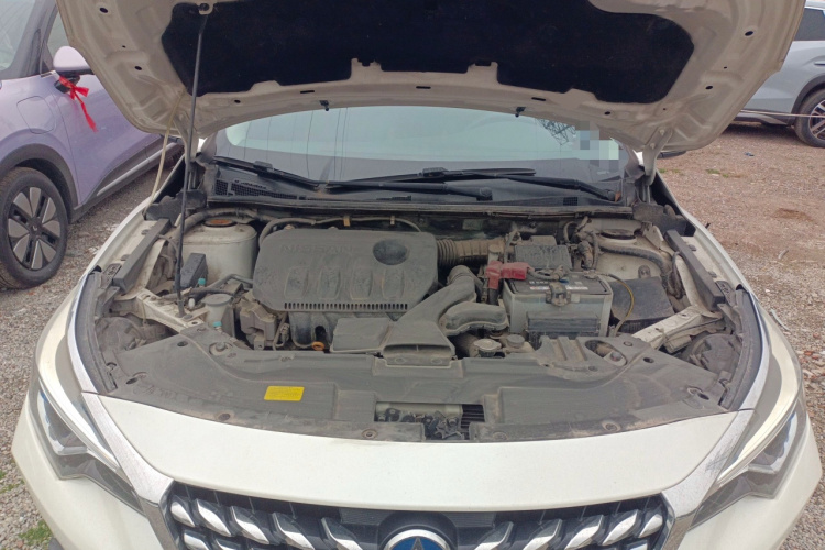 启辰D60 2018款 1.6L 手动智联精英版机舱底盘24