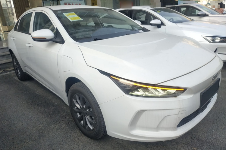 吉利几何A 2024款 500KM 出行版车身外观3