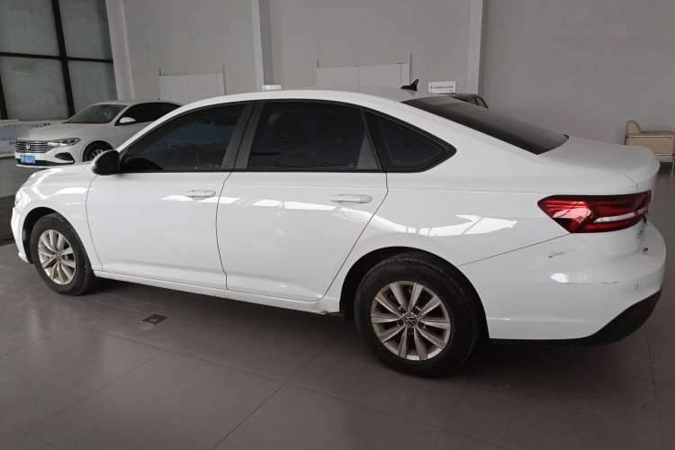 大众 朗逸 2023款 改款 1.5L 自动得逸版车身外观4