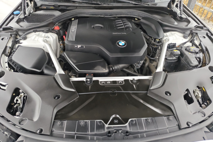 宝马5系 2022款 改款三 530Li 尊享型 M运动套装机舱底盘24