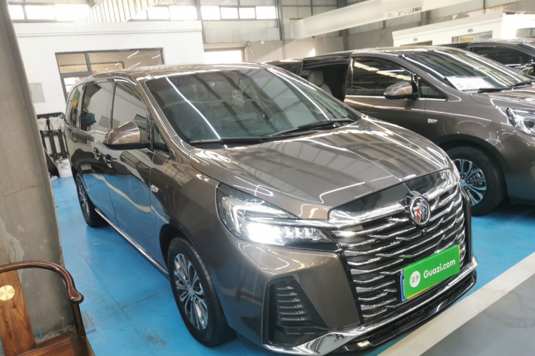 别克GL8 2023款 陆上公务舱 舒适型车身外观3