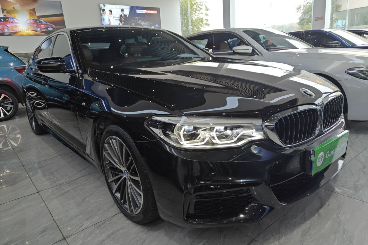 宝马5系 2020款 530Li 领先型 M运动套装车身外观3
