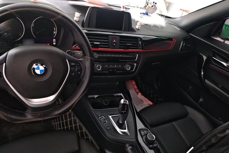 宝马2系(进口) 2018款 220i 敞篷轿跑车 运动设计套装中控内饰12