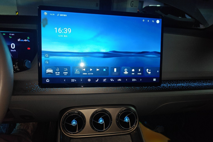 腾势N8 2023款 四驱超混旗舰六座版局部细节16