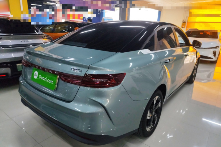 吉利几何G6 2022款 620 新趣型车身外观6005