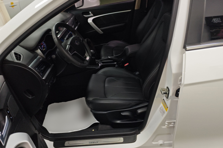 吉利汽车 帝豪 2017款 三厢百万款 1.5L 手动向上互联版中控内饰19