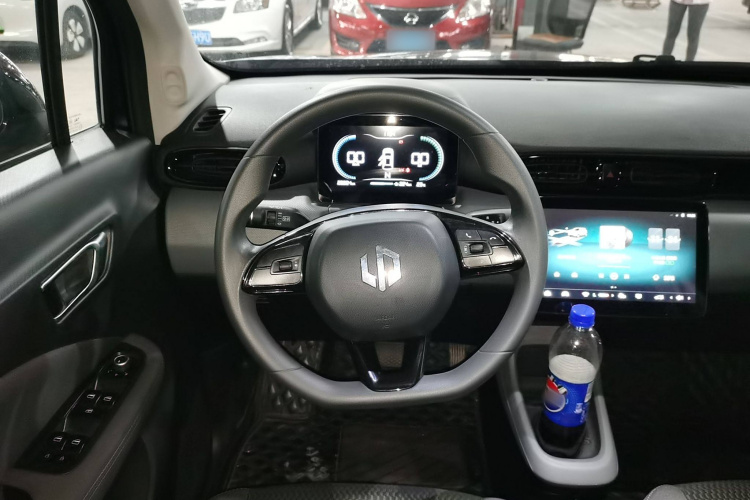 零跑汽车 零跑T03 2021款 400轻享版 三元锂局部细节13