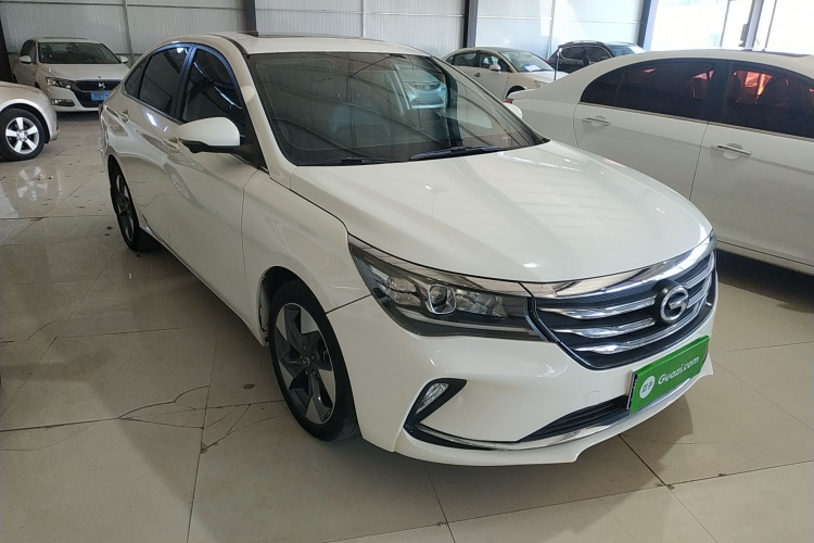 广汽传祺 传祺GA4 2018款 200T 自动尊享版车身外观3