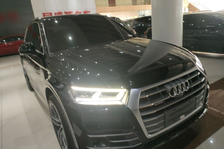 奥迪Q5L 2018款 45 TFSI 尊享时尚型 国V车身外观3