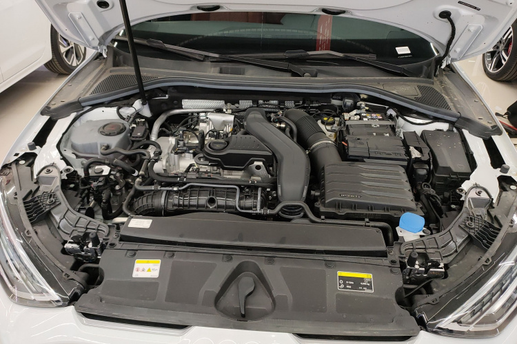 奥迪A3 2025款 Sportback 35TFSI 飞驰尊享型机舱底盘24