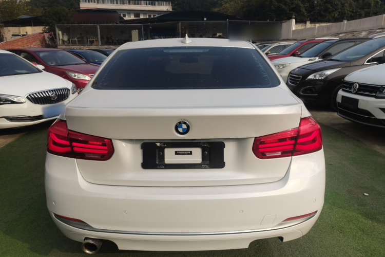 宝马3系 2018款 318Li车身外观6