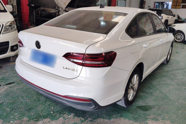 大众 朗逸 2023款 1.5L 自动得逸版车身外观7