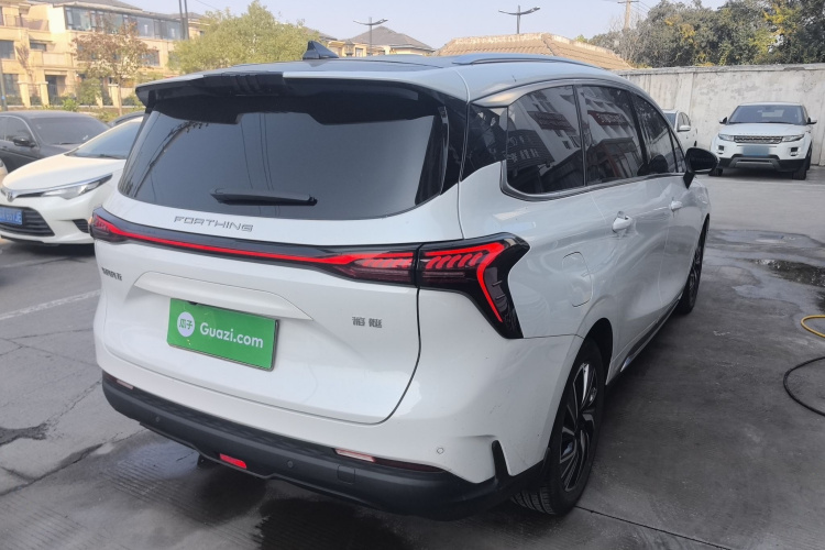 东风风行 风行游艇 2022款 1.5T DCT逐浪版车身外观7