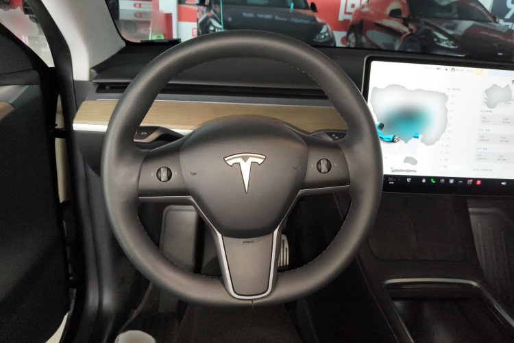 特斯拉 Model Y 2022款 改款 长续航全轮驱动版中控内饰13