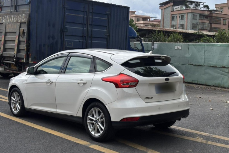 福特 福克斯 2015款 两厢 EcoBoost 180 自动精英型车身外观6002