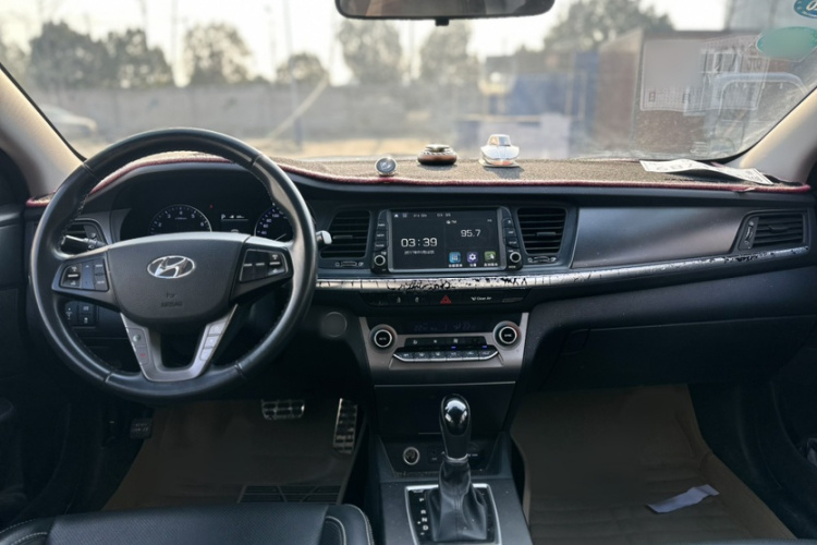 现代 名图 2017款 1.6T 自动旗舰型TOP 国V中控内饰7004