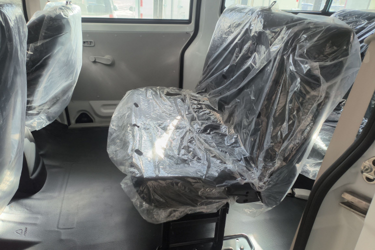 SRM鑫源 好运 2025款 启航版  弗迪42.3kWh 305km 6座中控内饰21