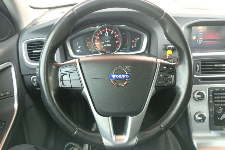 沃尔沃S60 2016款 S60L T4 智远版中控内饰13