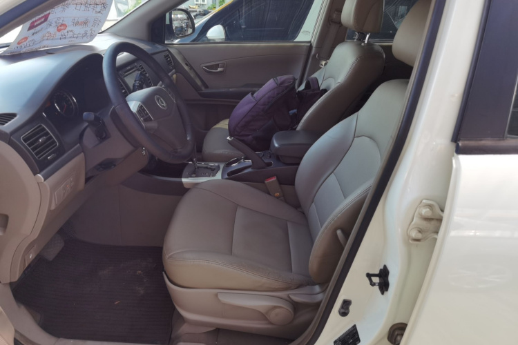 双龙 柯兰多 2011款 2.0T 柴油两驱自动豪华导航版局部细节19