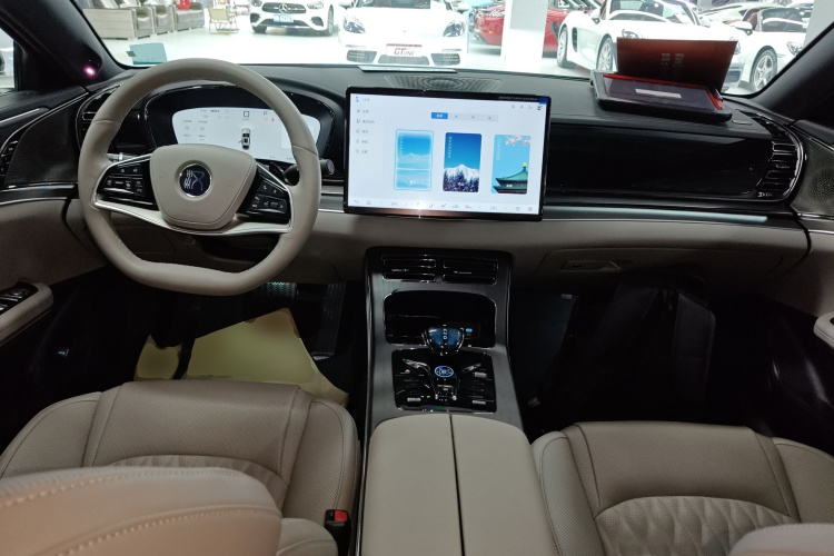 比亚迪 汉 2025款 DM-i 125KM激光雷达智驾型中控内饰12